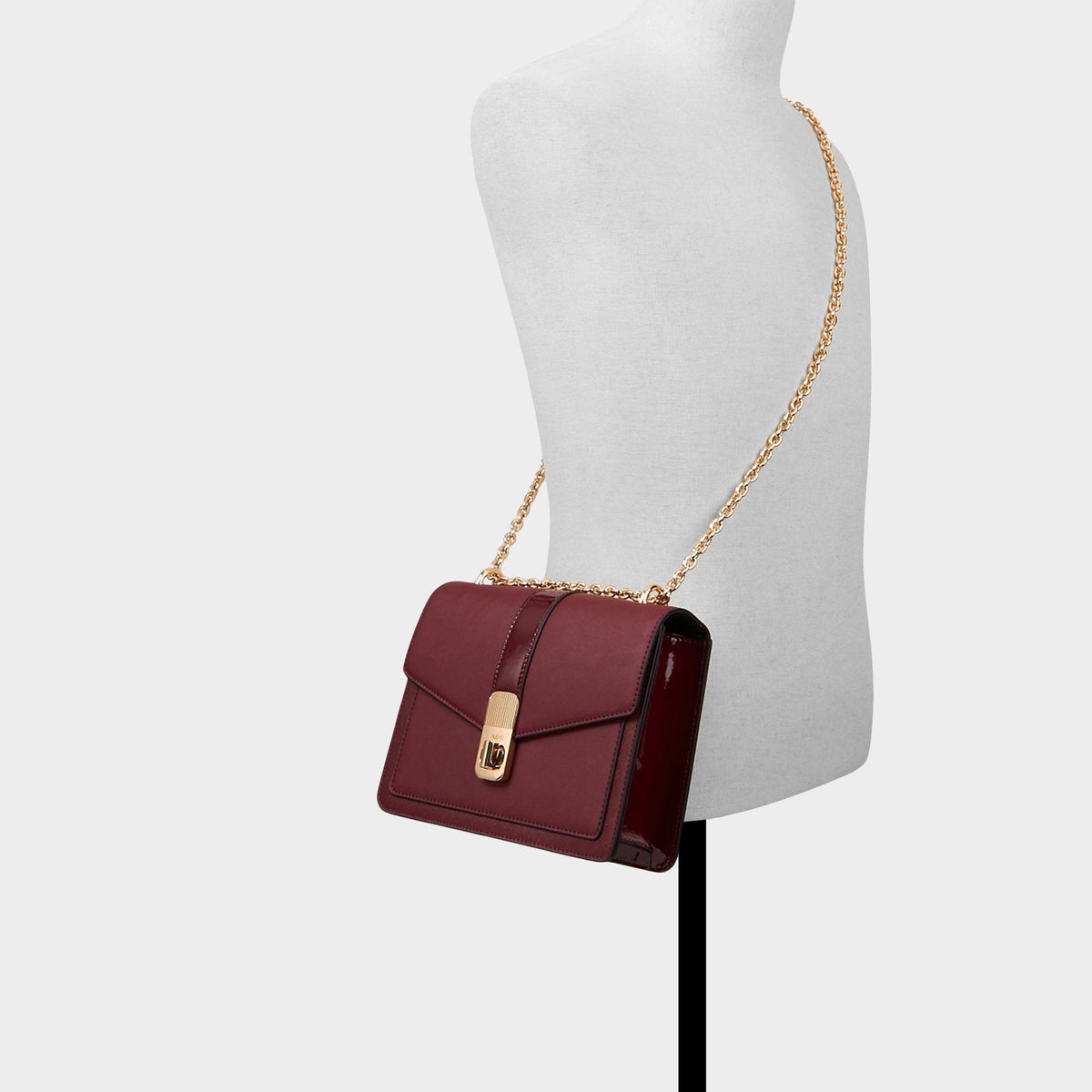 Aldo Soii in Open Red -