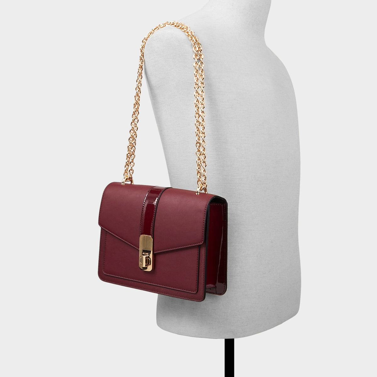 Aldo Soii in Open Red -